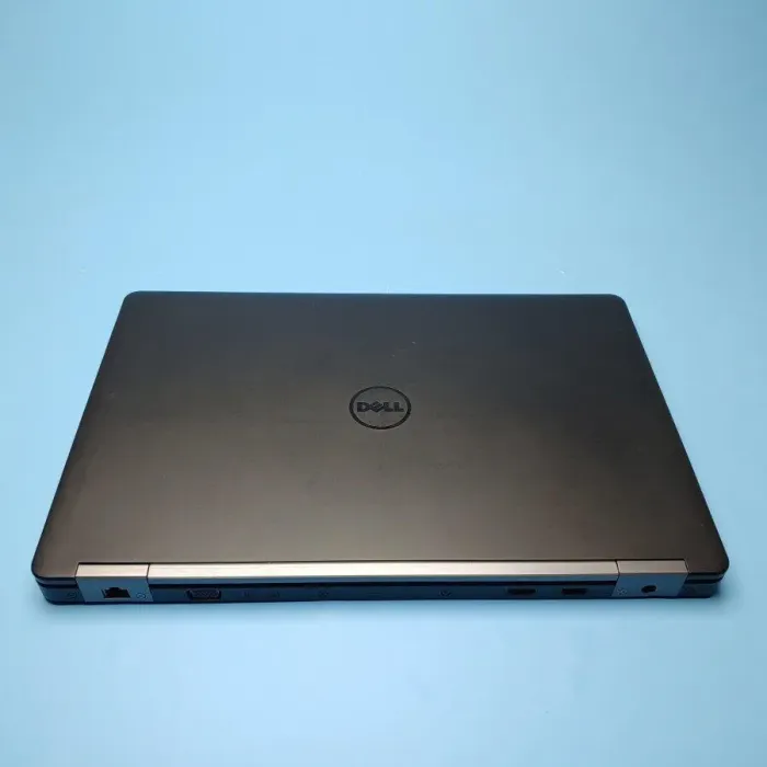 Ноутбук Б-клас Dell Latitude E5570 / 15.6" (1366x768) TN / Intel Core i5-6300U (2 (4) ядра по 2.4 - 3.0 GHz) / 8 GB DDR4 / 256 GB SSD / Intel HD Graphics 520 / WebCam / Win 10 Pro б/в - зображення 3