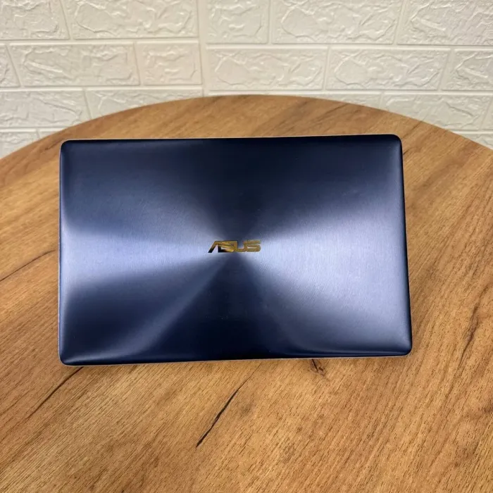 Ультрабук Б-клас Asus ZenBook 3 Deluxe UX490UAR / 14" (1920x1080) IPS / Intel Core i7-8550U (4 (8) ядра по 1.8 - 4.0 GHz) / 16 GB DDR4 / 512 GB SSD M.2 / Intel UHD Graphics 620 / WebCam б/в - зображення 3