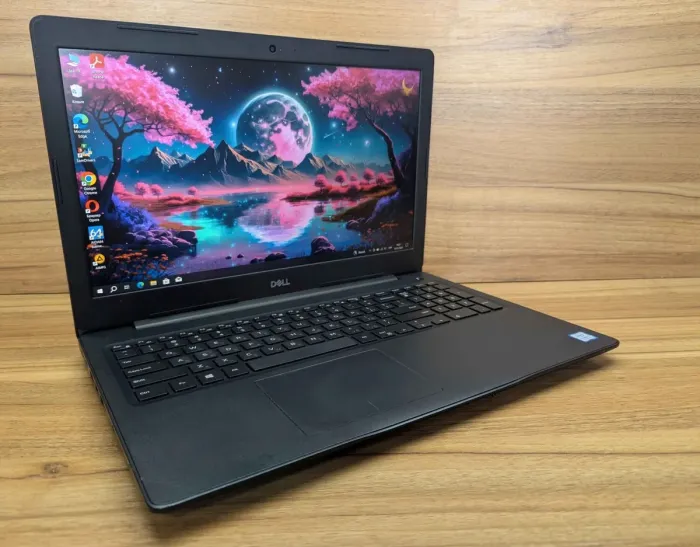 Ноутбук Dell Latitude 3590 / 15.6" (1920x1080) IPS / Intel Core i7-8550U (4 (8) ядра по 1.8 - 4.0 GHz) / 16 GB DDR4 / 480 GB SSD / AMD Radeon 530, 2 GB GDDR5, 64-bit / WebCam / HDMI / Windows 10 б/в - зображення 4