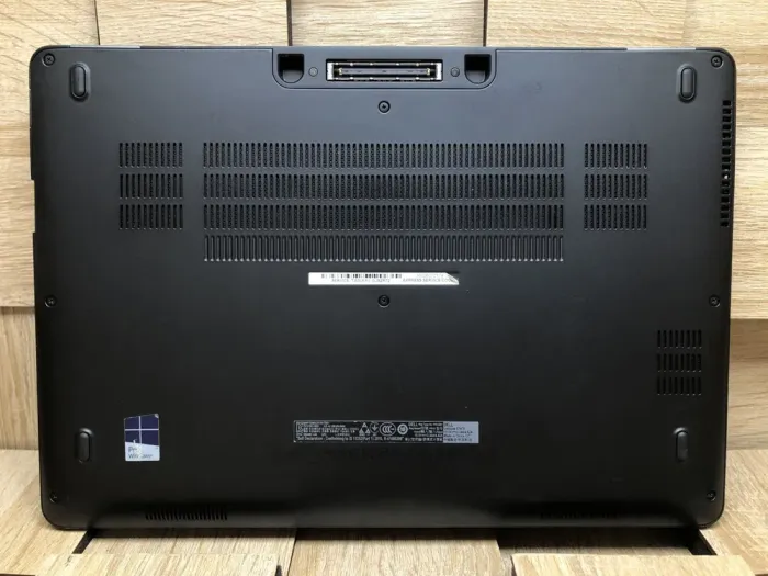 Ультрабук Dell Latitude E7470 / 14" (1920x1080) IPS / Intel Core i5-6300U (2 (4) ядра по 2.4 - 3.0 GHz) / 8 GB DDR4 / 256 GB SSD M.2 / Intel HD Graphics 520 / WebCam / HDMI б/в - зображення 9