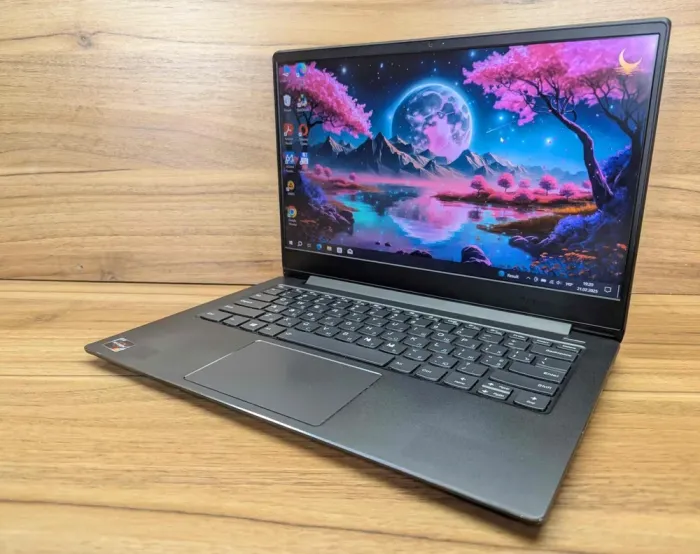 Ультрабук Lenovo IdeaPad 530s-14ARR / 14" (1920x1080) IPS / AMD Ryzen 5-2500U (4 (8) ядра по 2.0 - 3.6 GHz) / 8 GB DDR4 / 256 GB SSD / AMD Radeon Vega 8 Graphics / WebCam / Windows 10 б/в - зображення 5