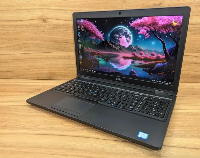 Ноутбук Dell Latitude 5590 / 15.6" (1920x1080) IPS / Intel Core i7-8650U (4 (8) ядра по 1.9 - 4.2 GHz) / 16 GB DDR4 / 512 GB SSD / nVidia GeForce MX130, 2 GB GDDR5, 64-bit / WebCam / Windows 10 б/в - зображення 5