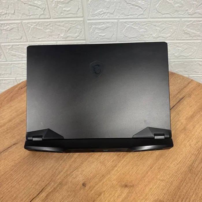 Ігровий ноутбук Б-клас MSI GP66 Leopard 11UG / 15.6" (1920x1080) IPS / Intel Core i7-11800H (8 (16) ядер по 1.9 - 4.6 GHz) / 16 GB DDR4 / 512 GB SSD / nVidia GeForce RTX 3070, 8 GB GDDR6, 256-bit / WebCam б/в - зображення 3