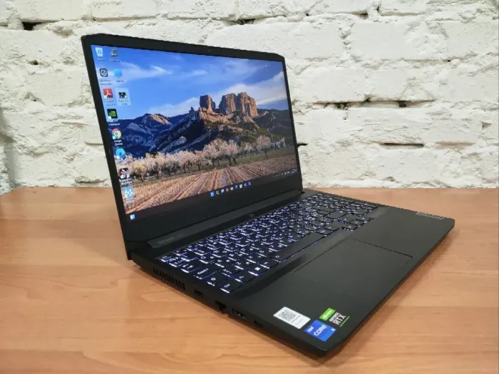 Ігровий ноутбук Lenovo IdeaPad Gaming 3 15IHU6 / 15.6" (1920x1080) IPS / Intel Core i5-11300H (4 (8) ядра по 2.6 - 4.4 GHz) / 16 GB DDR4 / 480 GB SSD / nVidia GeForce RTX 3050, 4 GB GDDR6, 128-bit / WebCam б/в - зображення 3