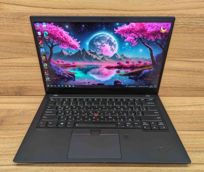 Ультрабук Lenovo ThinkPad X1 Carbon Gen8 / 14" (1920x1080) IPS / Intel Core i5-10210U (4 (8) ядра по 1.6 - 4.2 GHz) / 8 GB DDR4 / 512 GB SSD / Intel UHD Graphics / WebCam / Windows 10 б/в - зображення 2