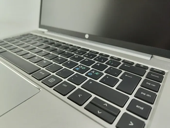 Ультрабук HP ProBook 440 G8 / 14" (1920x1080) IPS / Intel Core i5-1135G7 (4 (8) ядра по 2.4 - 4.2 GHz) / 8 GB DDR4 / 512 GB SSD / Intel UHD Graphics / WebCam б/в - зображення 3