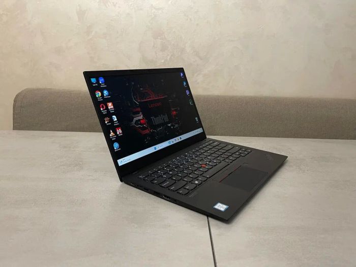 Ультрабук Lenovo ThinkPad X1 Carbon (7th Gen) / 14" (2560x1440) IPS / Intel Core i7-8665U (4 (8) ядра по 1.9 - 4.8 GHz) / 16 GB DDR3 / 512 GB SSD M.2 / Intel UHD Graphics 620 / WebCam / Fingerprint / USB 3.1 / HDMI б/в - зображення 6