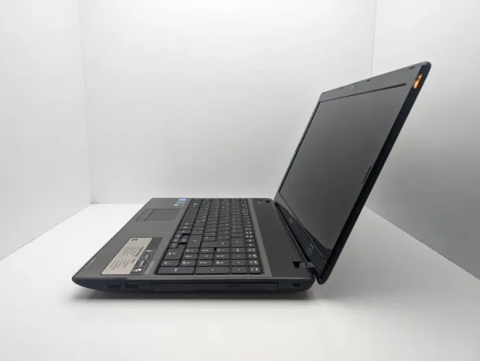 Ноутбук Acer Aspire 5741G / 15.6" (1366x768) TN / Intel Core i5-430M (2 (4) ядра по 2.26 - 2.53 GHz) / 6 GB DDR3 / 750 GB HDD / nVidia GeForce GT320M, 1 GB DDR3, 64-bit / WebCam б/в - зображення 6