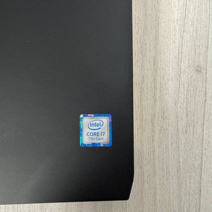 Ігровий ноутбук Dell Alienware 17 R4 / 17,3" (1920x1080) IPS / Intel Core i7-7820HK (4 (8) ядра по 2,9 - 3,9 ГГц) / 16 ГБ DDR4 / 512 ГБ SSD / nVidia GeForce GTX 1080, 8 ГБ GDDR5X, 256-біт / WebCam б/в - зображення 4