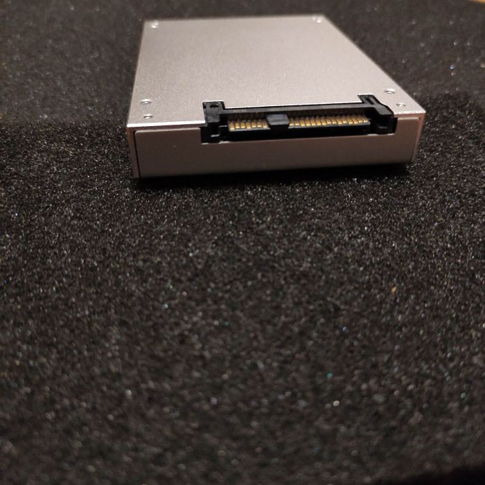 Твердотільний накопичувач SSD Hewlett Packard Enterprise DOPM3840S5xnNMRI / 2.5" / 3840 GB / SAS / eMLC б/в - зображення 4