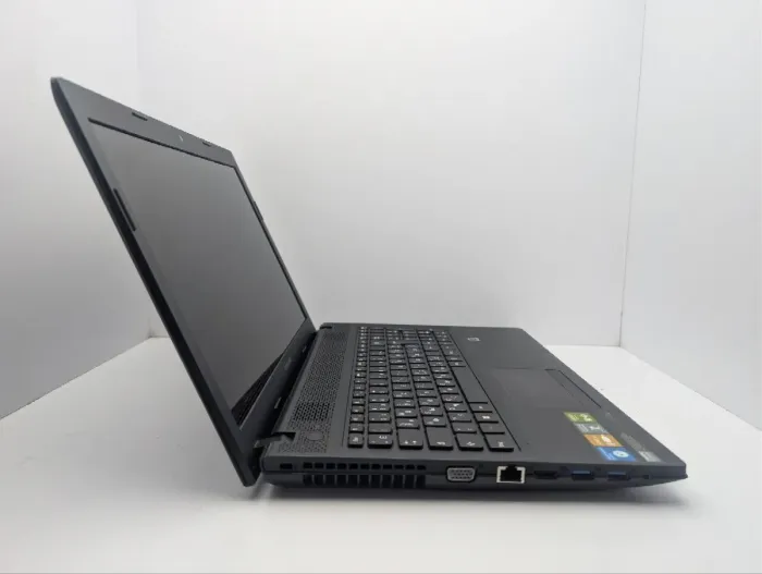 Ноутбук Lenovo G500 / 15.6" (1366x768) TN / Intel Core i3-3110M (2 (4) ядра по 2.4 GHz) / 8 GB DDR3 / 120 GB SSD / Intel HD Graphics 4000 / WebCam / DVD-ROM б/в - зображення 4