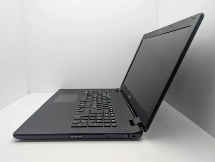 Ноутбук Acer Aspire ES1-731 / 17.3" (1600x900) TN / Intel Celeron N2940 (4 ядра по 1.83 - 2.25 GHz) / 8 GB DDR3 / 120 GB SSD / Intel HD Graphics / WebCam / DVD-ROM б/в - зображення 5