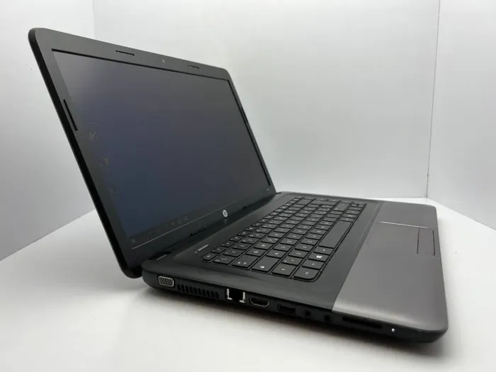 Ноутбук HP 255 / 15.6" (1366x768) TN / AMD E1-1500 (2 ядра по 1.5 GHz) / 4 GB DDR3 / 120 GB SSD / AMD Radeon HD 7310 / WebCam б/в - зображення 3