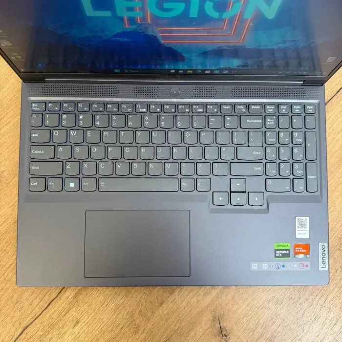 Ігровий ноутбук Lenovo Legion Slim 5 16APH8 / 16" (1920x1200) IPS / AMD Ryzen 5 7640HS (6 (12) ядер по 4.3 - 5.0 GHz) / 16 GB DDR5 / 512 GB SSD / nVidia GeForce RTX 4060, 8 GB GDDR6, 128-bit / WebCam б/в - зображення 7