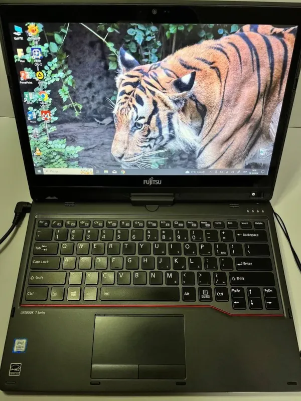 Ноутбук-трансформер Fujitsu Lifebook T939 / 13.3" (1366x768) TN Touch / Intel Core i5-8265U (4 (8) ядра по 1.6 - 3.9 GHz) / 8 GB DDR4 / 256 GB SSD / Intel UHD Graphics 620 / WebCam б/в - зображення 2