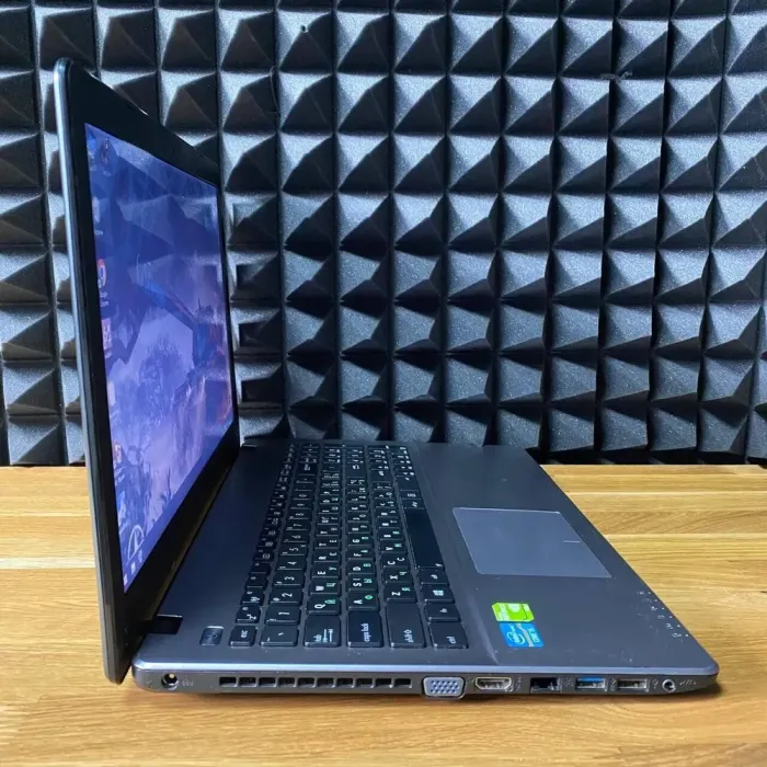 Ноутбук Б-клас Asus F550C / 15.6" (1366x768) TN / Intel Core i5-3337U (2 (4) ядра по 1.8 - 2.7 GHz) / 8 GB DDR3 / 128 GB SSD / nVidia GeForce GT 720M, 2 GB GDDR3, 64-bit / WebCam / DVD-ROM б/в - зображення 6