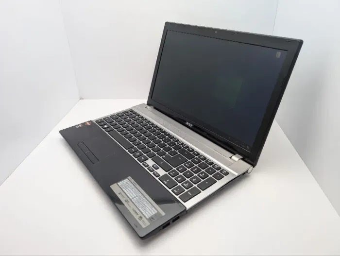 Ноутбук Acer Aspire V3-551G / 15.6" (1366x768) TN / AMD A10-4600M (4 ядра по 2.3 - 3.2 GHz) / 8 GB DDR3 / 1000 GB HDD / AMD Radeon HD 7670M, 2 GB GDDR3, 128-bit / WebCam / DVD-ROM б/в - зображення 7