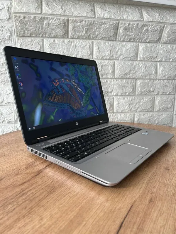 Ноутбук Б-клас HP ProBook 650 G2 / 15.6" (1920x1080) TN / Intel Core i5-6300U (2 (4) ядра по 2.4-3 GHz) / 8 GB DDR4 / 256 GB SSD / Intel HD Graphics 520 / WebCam / VGA б/в - зображення 4