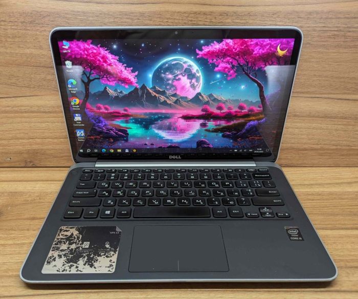 Ноутбук Dell XPS 13-9333 / 13.3" (1920x1080) IPS Touch / Intel Core i3-4010U (2 (4) ядра по 1.7 GHz) / 8 GB DDR3 / 256 GB SSD / Intel HD Graphics 4400 / WebCam / Windows 10 б/в - зображення 2