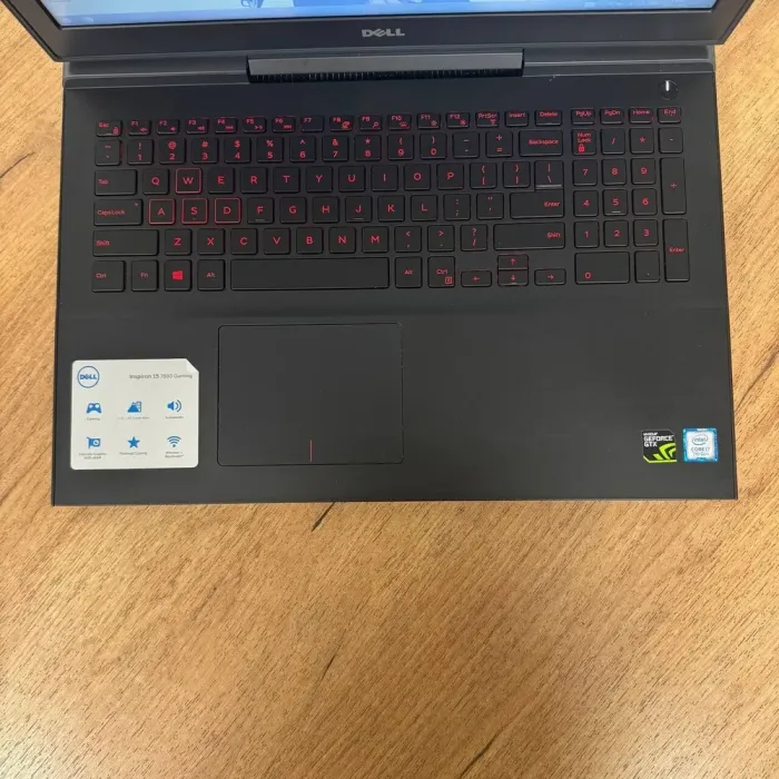 Ігровий ноутбук Б-клас Dell Inspiron 15 Gaming 7567 / 15.6" (1920x1080) TN / Intel Core i7-7700HQ (4 (8) ядра по 2.8 - 3.8 GHz) / 16 GB DDR4 / 120 GB SSD + 1000 GB HDD / nVidia GeForce GTX 1050 Ti, 4 GB GDDR5, 128-bit / WebCam б/в - зображення 7