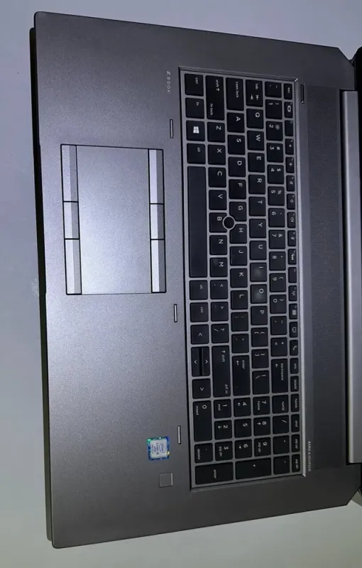 Мобільна робоча станція HP zBook 17 G6 / 17.3" (1920x1080) IPS / Intel Core i9-9880H (8 (16) ядер по 2.3 - 4.8 GHz) / 64 GB DDR4 / 256 GB SSD + 500 GB HDD / nVidia Quadro RTX 5000, 16 GB GDDR6, 256-bit / WebCam б/в - зображення 3