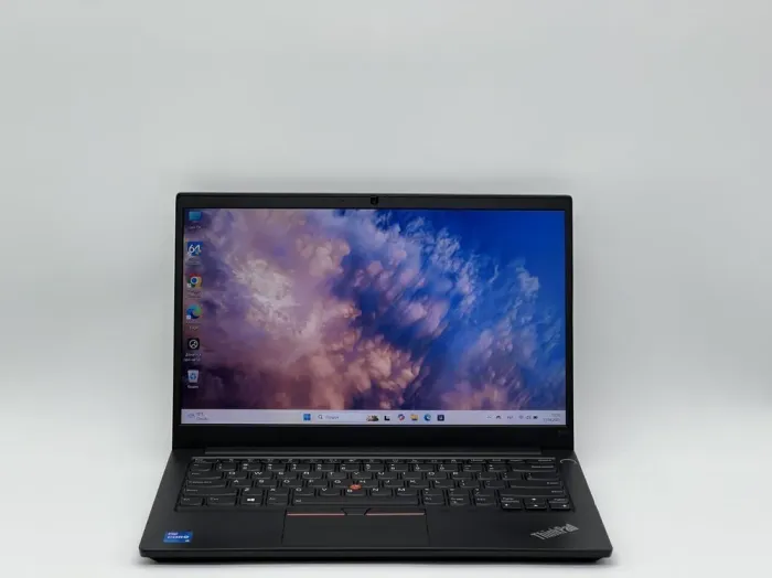 Ноутбук Lenovo ThinkPad E14 Gen 2 / 14" (1920x1080) IPS / Intel Core i5-1135G7 (4 (8) ядра по 2.4 - 4.2 GHz) / 16 GB DDR4 / 240 GB SSD / Intel Iris Xe Graphics / WebCam б/в - зображення 2