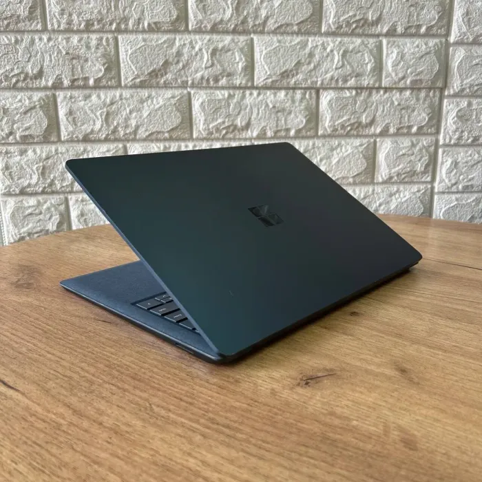 Ультрабук Б-клас Microsoft Surface Laptop 3 Blue / 13.5" (2256x1504) IPS Touch / Intel Core i5-1035G7 (4 (8) ядра по 1.2 - 3.7 GHz) / 8 GB DDR4 / 256 GB SSD / Intel Iris Plus Graphics / WebCam б/в - зображення 6