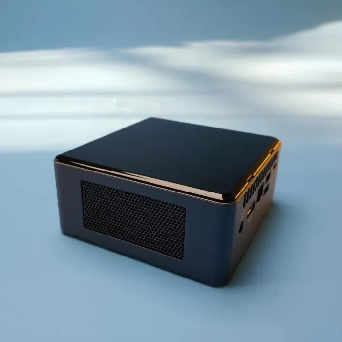 Неттоп Intel NUC NUC8BEH USFF / Intel Core i7-8559U (4 (8) ядра по 2.7 - 4.5 GHz) / 8 GB DDR4 / 480 GB SSD / Intel Iris Plus Graphics 655 / WiFi / Win 10 Pro б/в - зображення 5