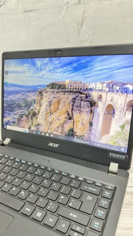 Ультрабук Acer TravelMate P214-52 / 14" (1920x1080) IPS / Intel Core i5-10210U (4 (8) ядер по 1.6 - 4.2 GHz) / 8 GB DDR4 / 256 GB SSD / Intel UHD Graphics / WebCam б/в - зображення 3