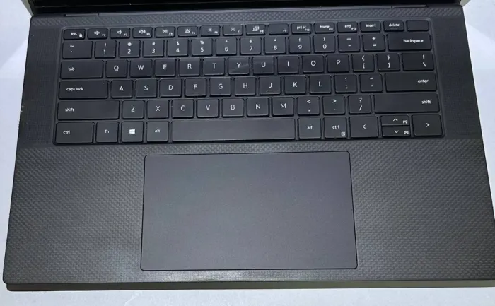 Мобільна робоча станція Б-класу Dell Precision 5550 / 15,6" (1920x1080) IPS / Intel Core i7-10750H (6 (12) ядер по 2,6 - 5,0 ГГц) / 32 ГБ DDR4 / 256 ГБ SSD + 256 ГБ SSD / nVidia Quadro T1000, 4 ГБ GDDR5, 128-біт / WebCa б/в - зображення 3