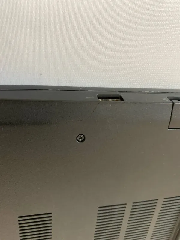 Ноутбук Б-клас Lenovo ThinkPad E15 Gen 2 / 15.6" (1920x1080) TN / AMD Ryzen 5 4500U (6 ядер по 2.3 - 4.0 GHz) / 8 GB DDR4 / 512 GB SSD / AMD Radeon Graphics / WebCam / HDMI б/в - зображення 9