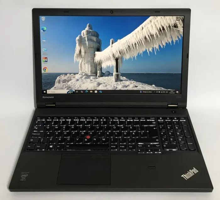 Ноутбук Lenovo ThinkPad T540p / 15.6" (2880x1620) IPS / Intel Core i7-4700QM (4 (8) ядра по 2.4 - 3.4 GHz) / 16 GB DDR3 / 256 GB SSD / nVidia GeForce GT 730M, 1 GB DDR3, 64-bit / WebCam б/в - зображення 2