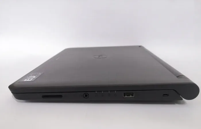 Ноутбук Dell Latitude E3350 / 13.3" (1366x768) TN / Intel Core i3-5005U (2 (4) ядра по 2.0 GHz) / 4 GB DDR3 / 500 GB HDD / Intel HD Graphics 5500 / WebCam / Windows 10 Pro б/в - зображення 5