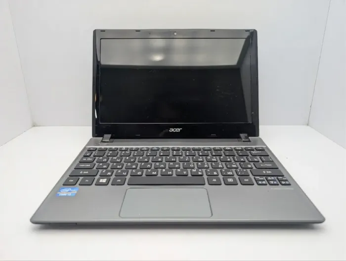 Нетбук Acer Aspire V5-171 / 11.6" (1366x768) TN / Intel Core i3-2377M (2 (4) ядра по 1.5 GHz) / 6 GB DDR3 / 500 GB HDD / Intel GD Graphics / WebCam б/в - зображення 3