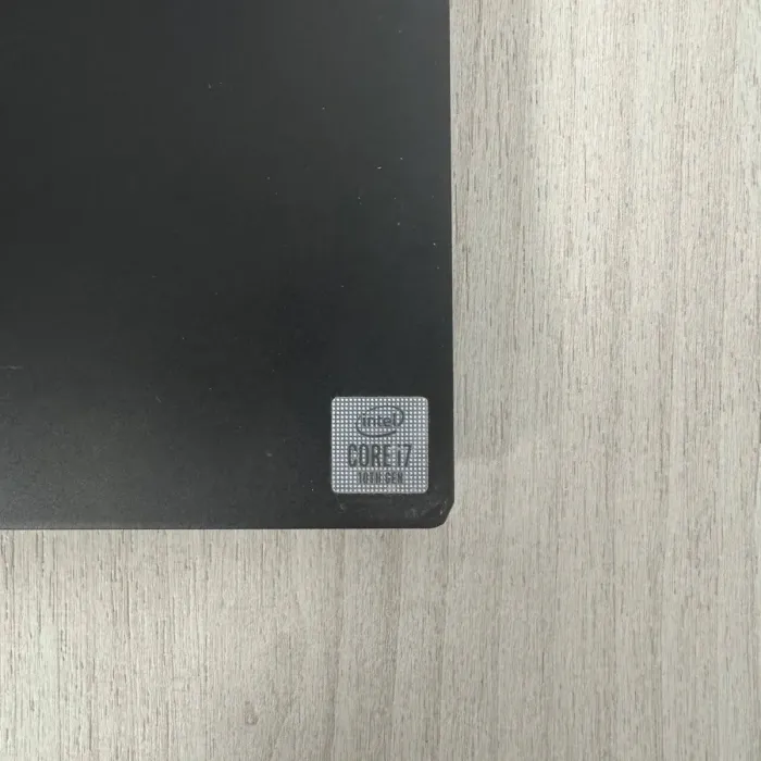 Ігровий ноутбук Б-класу Razer Blade 15 RZ09-0328 / 15,6" (3840x2160) IPS / Intel Core i7-10750H (6 (12) ядер по 2,6 - 5,0 ГГц) / 16 ГБ DDR4 / 512 ГБ SSD NVMe / nVidia GeForce RTX 2070 Max-Q, 8 ГБ GDDR6, 256-біт / Веб-камера б/в - изображение 4