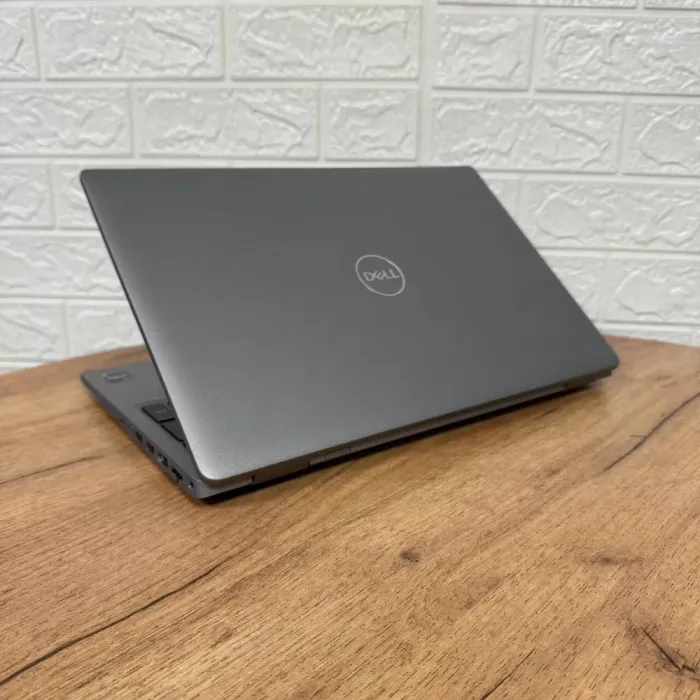 Ультрабук Dell Latitude 5530 / 15.6" (1920x1080) IPS / Intel Core i5-1235U (10 (12) ядер по 3.3 - 4.4 GHz) / 8 GB DDR4 / 256 GB SSD NVMe / Intel Iris Xe Graphics / WebCam б/в - зображення 6