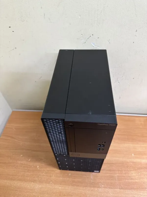Комп'ютер Dell OptiPlex 7050 Tower / Intel Core i5-7500 (4 ядра по 3.4 - 3.8 GHz) / 8 GB DDR4 / 240 GB SSD / Intel HD Graphics 630 / 240W / HDMI / DisplayPort б/в - зображення 4