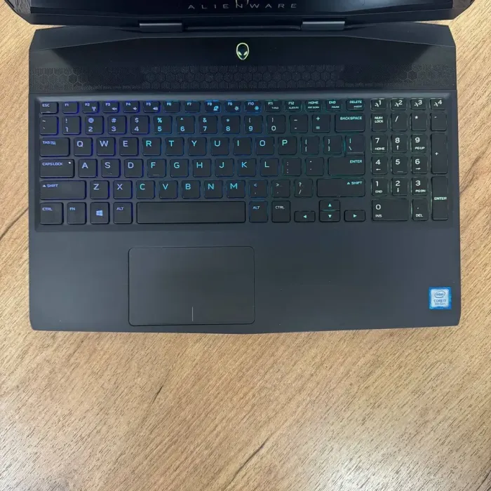 Ігровий ноутбук Dell Alienware m15 / 15.6" (1920x1080) IPS / Intel Core i7-8750H (6 (12) ядер по 2.2 - 4.1 GHz) / 16 GB DDR4 / 256 GB SSD M.2 + 1000 GB HDD / nVidia GeForce GTX 1660 Ti, 6 GB GDDR6, 192-bit / WebCam б/в - зображення 7