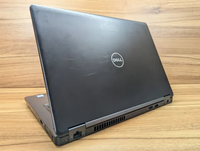 Ультрабук Dell Latitude 5480 / 14" (1366x768) TN / Intel Core i5-6300U (2 (4) ядра по 2.4 - 3.0 GHz) / 8 GB DDR4 / 256 GB SSD / Intel HD Graphics 520 / WebCam / HDMI / Windows 10 б/в - зображення 7