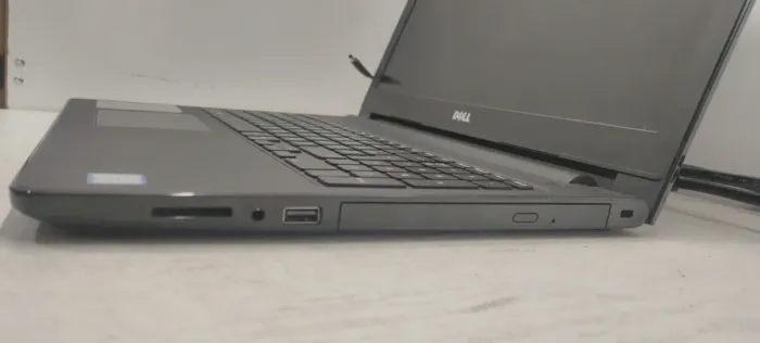 Ноутбук Dell Inspirion 15 5100 / 15.6" TN / Core i5-7200U (2(4) ядра по 2.5-3.1GHz) / 8GB DDR4 / 1000GB HDD / HD Graphics 620 / WebCam / АКБ NEW б/в - зображення 5