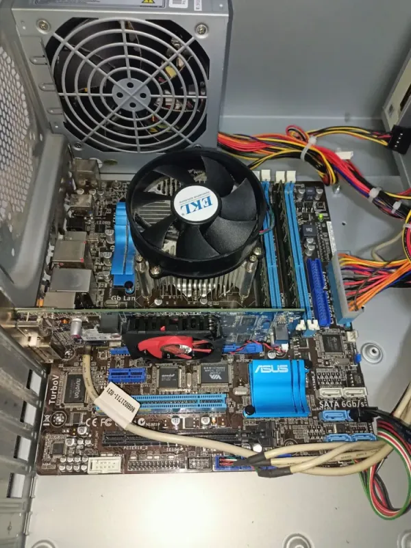 Комп'ютер Б-клас Tarox Tower / Intel Core i7-2600K (4 (8) ядра по 3.4 - 3.8 GHz) / 8 GB DDR3 / 500 GB HDD / AMD Radeon HD 7470, 1 GB GDDR3, 64-bit / DVD-ROM / 350W б/в - зображення 6