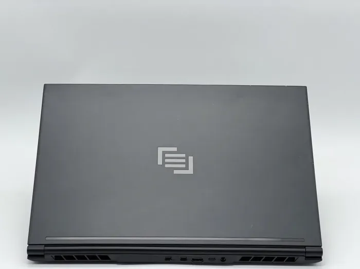 Ігровий ноутбук Maingear MG-VCTR001 / 15.6" (1920x1080) IPS / Intel Core i7-9750H (6 (12) ядер по 2.6 - 4.5 GHz) / 16 GB DDR4 / 1000 GB SSD / nVidia GeForce GTX 1660 Ti, 6 GB GDDR6, 192-bit / WebCam б/в - зображення 6