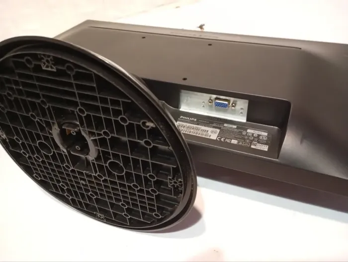 Комплект ПК: HP Compaq Pro 6300 SFF / Intel Core i5-3470 (4 ядра по 3.2 - 3.6 GHz) / 8 GB DDR3 / 500 GB HDD / Intel HD Graphics 2500 + Монітор Philips 223V5L / 22" (1920x1080) TN / 1x VGA / VESA 100x100 б/в - зображення 8