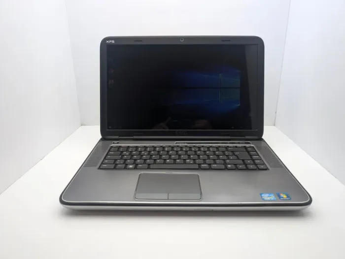 Ігровий ноутбук Dell XPS L502X / 15.6" (1366x768) TN / Intel Core i7-2670QM (4 (8) ядра по 2.2 - 3.1 GHz) / 8 GB DDR3 / 240 GB SSD / nVidia GeForce GT 540M, 2 GB DDR3, 128-bit / WebCam б/в - зображення 2