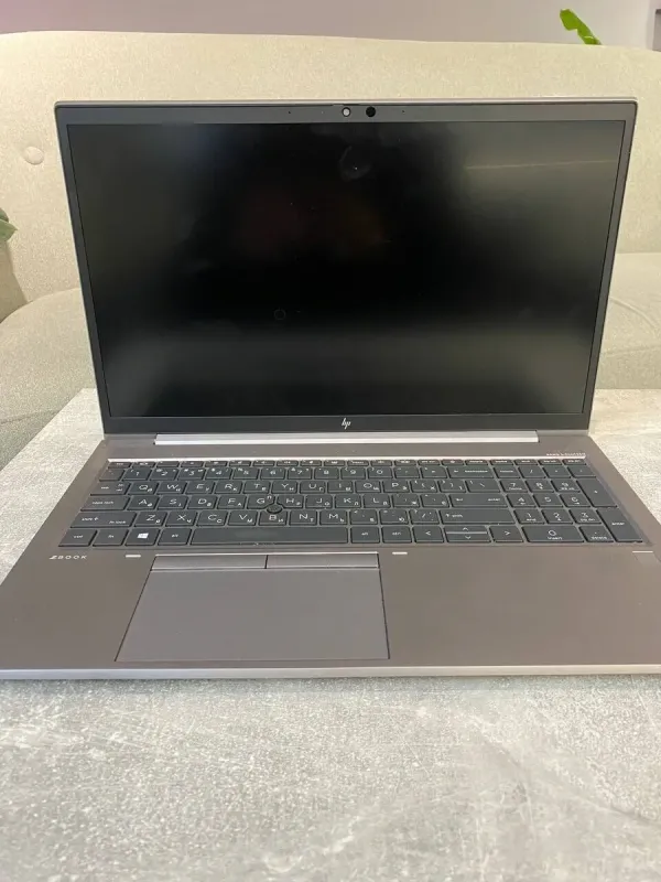 Ультрабук Б-клас HP ZBook Firefly 15 G8 / 15.6" (1920x1080) IPS / Intel Core i7-1185G7 (4 (8) ядра по 1.2 - 4.8 GHz) / 16 GB DDR4 / 256 GB SSD M.2 / Intel Iris Xe Graphics / WebCam / Win 10 б/в - зображення 2