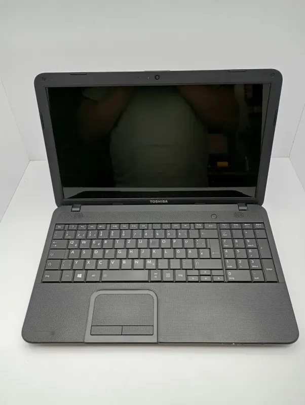Ноутбук Toshiba C50 / 15.6" (1366x768) TN / AMD E2-1800 (2 ядра по 1.7 GHz) / 6 GB DDR3 / 320 GB HDD / AMD Radeon HD 8240 Graphics / WebCam б/в - зображення 2