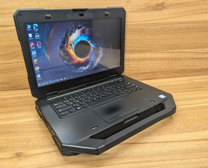 Захищений ноутбук Dell Latitude 14 Rugged 5414 / 14" (1366x768) TN / Intel Core i5-6300U (2 (4) ядра по 2.4 - 3.0 GHz) / 8 GB DDR4 / 256 GB SSD / Intel HD Graphics 520 / WebCam / HDMI / Windows 10 б/в - зображення 4