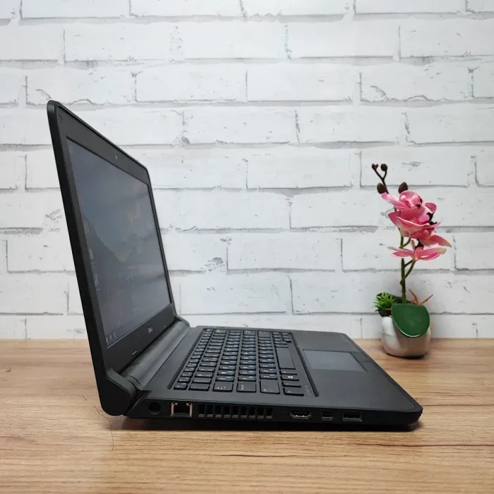 Ноутбук Б-клас Dell Latitude 3340 / 13.3" (1366x768) TN / Intel Core i3-4010U (2 (4) ядра по 1.7 GHz) / 8 GB DDR3 / 128 GB SSD / Intel HD Graphics 4400 / WebCam б/в - зображення 5