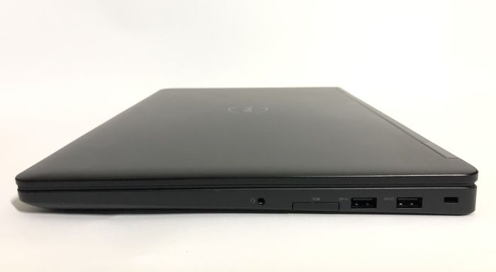 Ноутбук Б-клас Dell Latitude E5570 / 15.6" (1366x768) TN / Intel Core i3-6100U (2 (4) ядра по 2.3 GHz) / 8 GB DDR4 / 128 GB SSD / Intel HD Graphics 520 / WebCam б/в - зображення 5