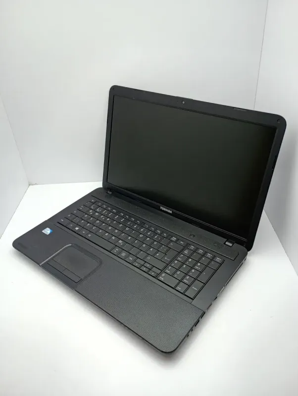 Ноутбук Toshiba C870 / 17.3" (1600x900) TN / Intel Pentium 2020M (2 ядра по 2.4 GHz) / 6 GB DDR3 / 500 GB HDD / Intel HD Graphics / WebCam б/в - зображення 4